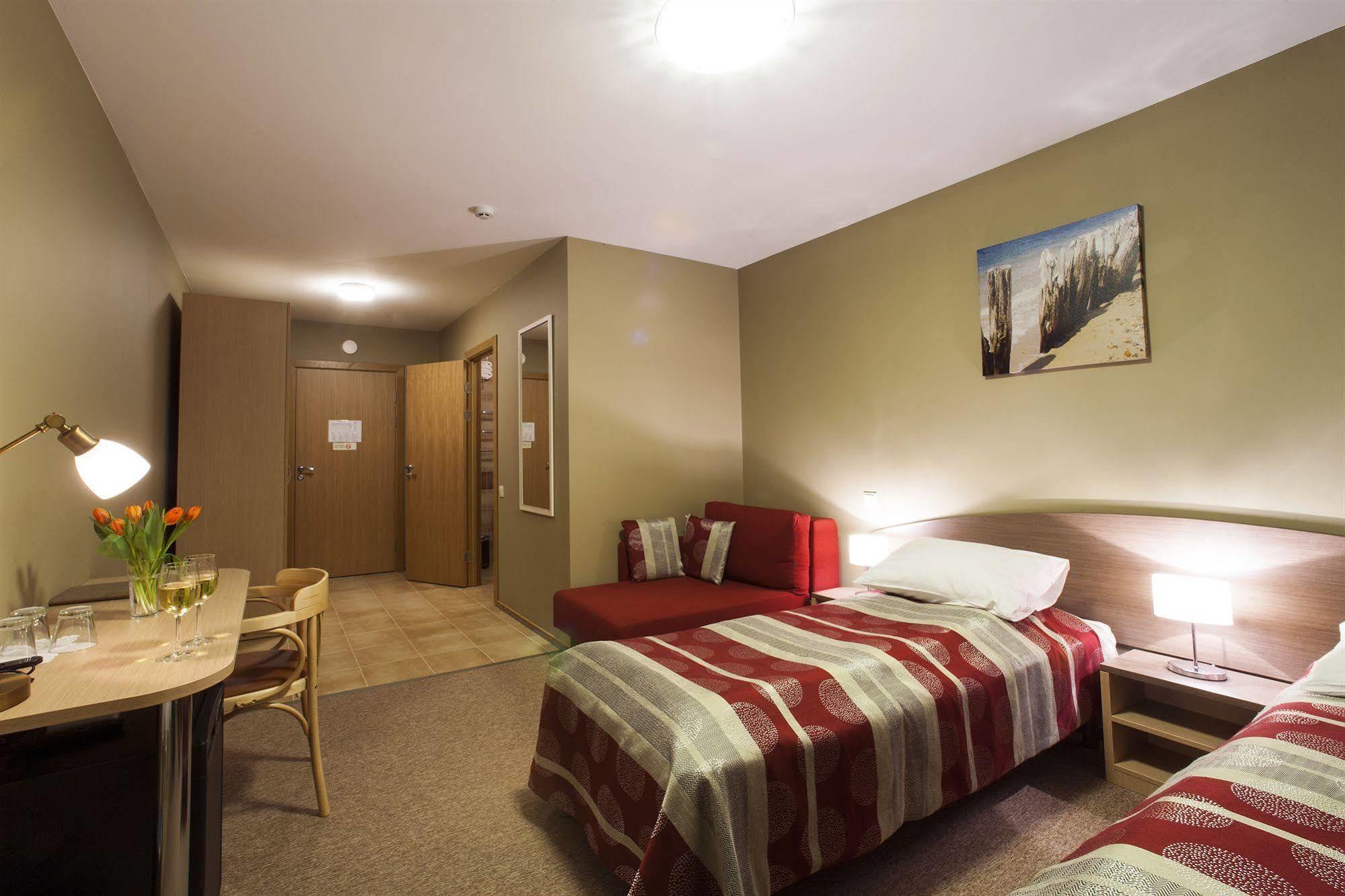 Dzintars Hotel Jūrkalne Dış mekan fotoğraf